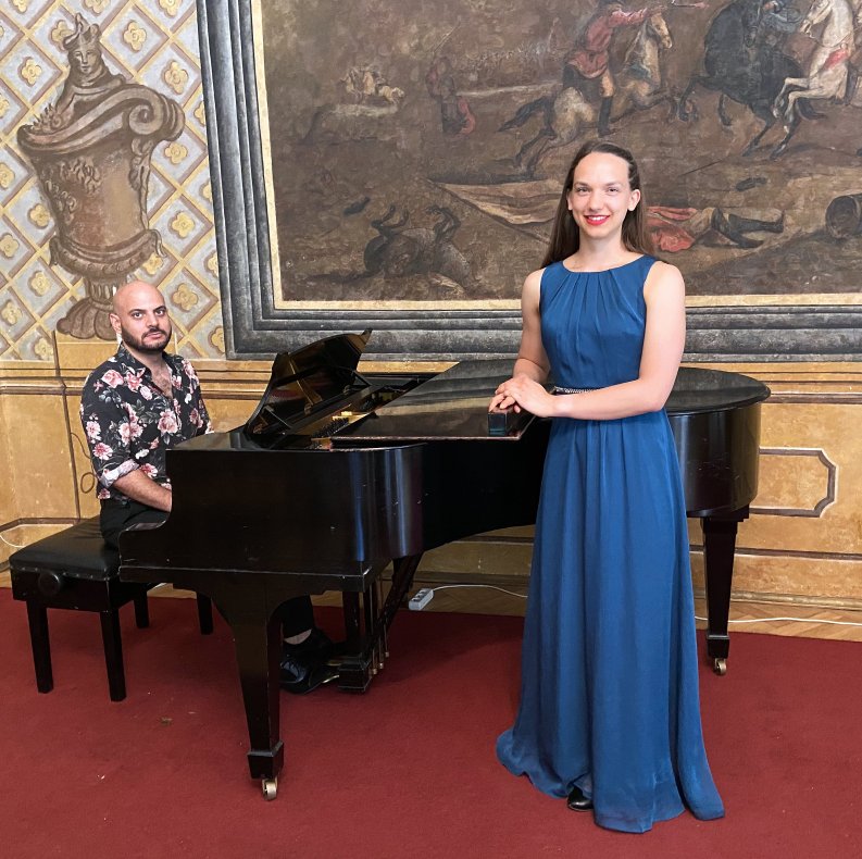 Anna Černá a klavírní doprovod Ahmada Hedara Anna Černá a klavírní doprovod Ahmada Hedara